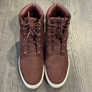 Timberland US 9.5 hight top wine/maroon boots.